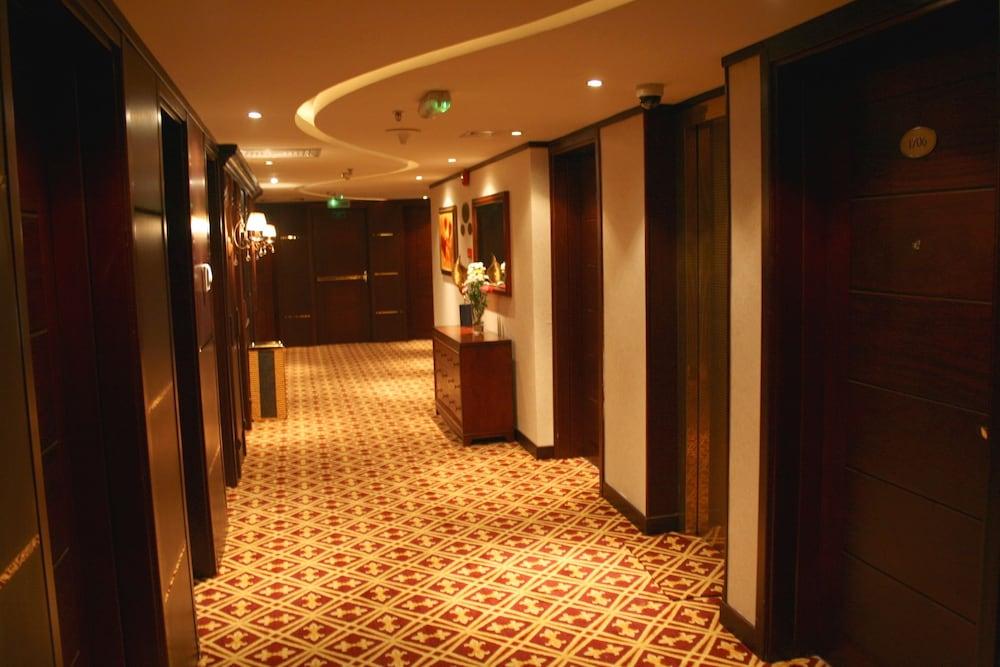 Trianon Royal Hotel Abú Dhabí Exteriér fotografie