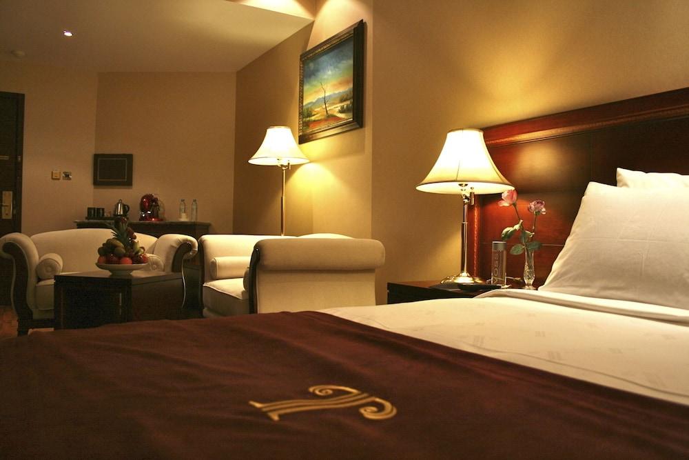 Trianon Royal Hotel Abú Dhabí Exteriér fotografie